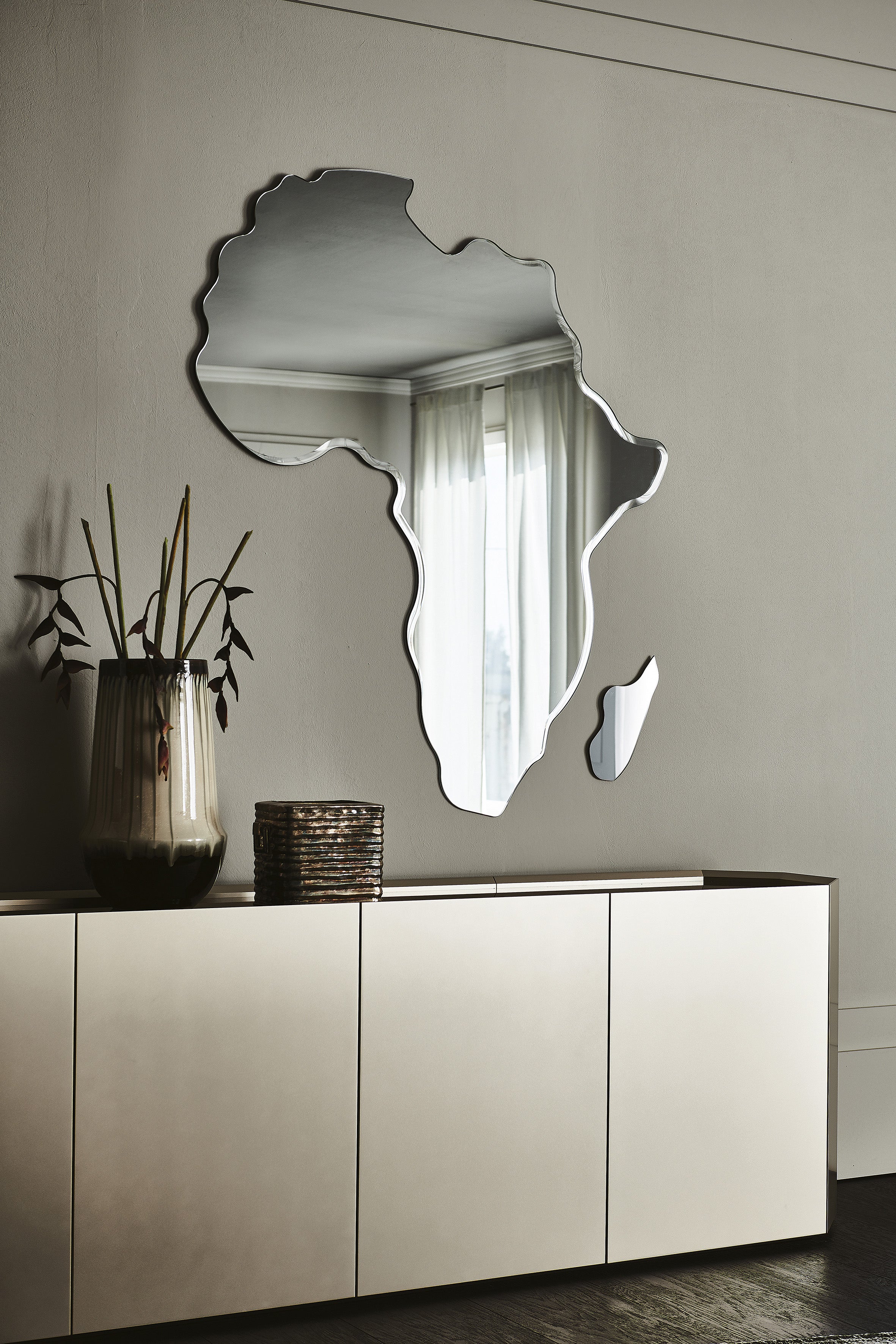 AFRICA_espejos_cattelan italia_contemporani