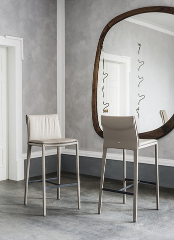 ISABEL_bancos_cattelan italia_contemporani